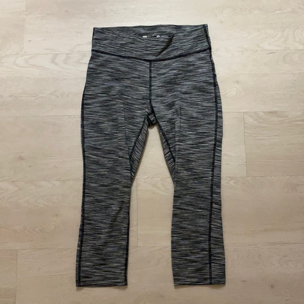 Gray capri workout leggings
